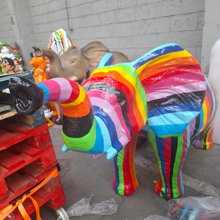 Sculpture Éléphant XXL en Résine 185 cm Arc en Ciel – Statues Design