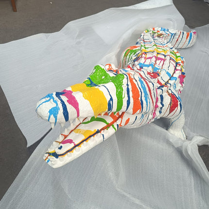 DESTOCKAGE - Sculpture Crocodile XXL en Résine 320 cm Multicolore – Statues Design