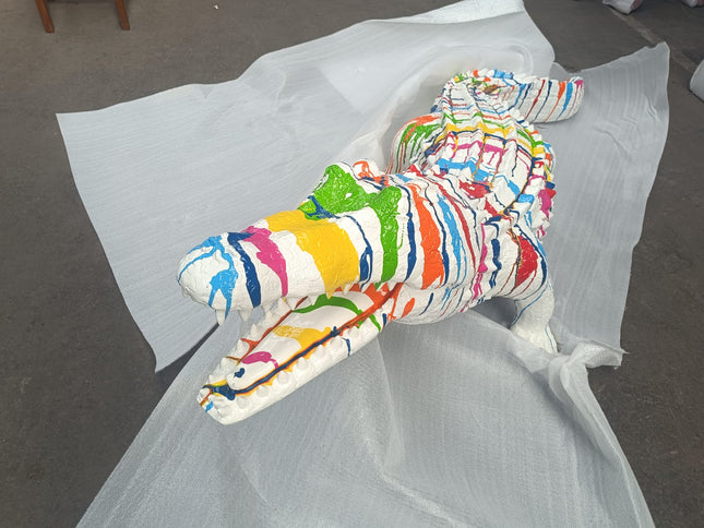 DESTOCKAGE - Sculpture Crocodile XXL en Résine 320 cm Multicolore – Statues Design