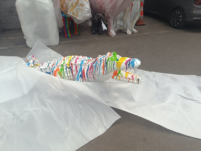 DESTOCKAGE - Sculpture Crocodile XXL en Résine 320 cm Multicolore – Statues Design