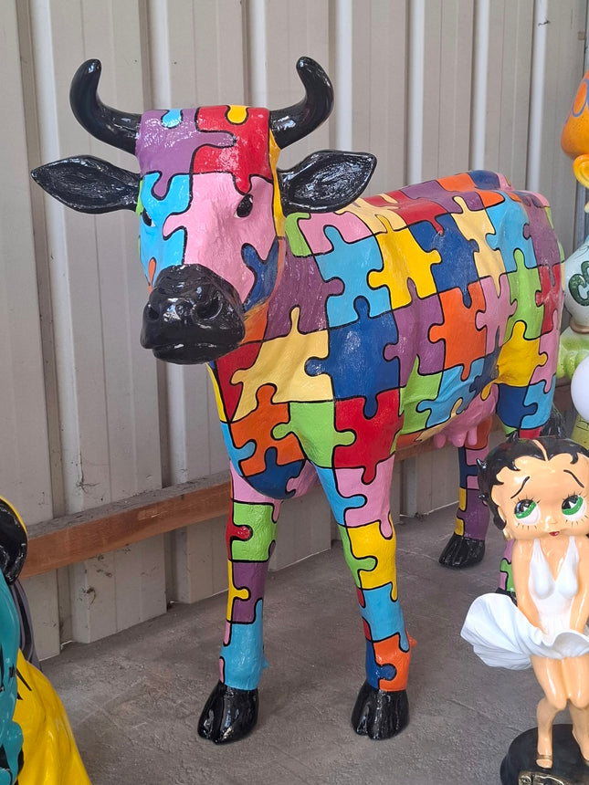 DESTOCKAGE - Sculpture Vache XXL en Résine 140 cm Puzzle – Statues Design